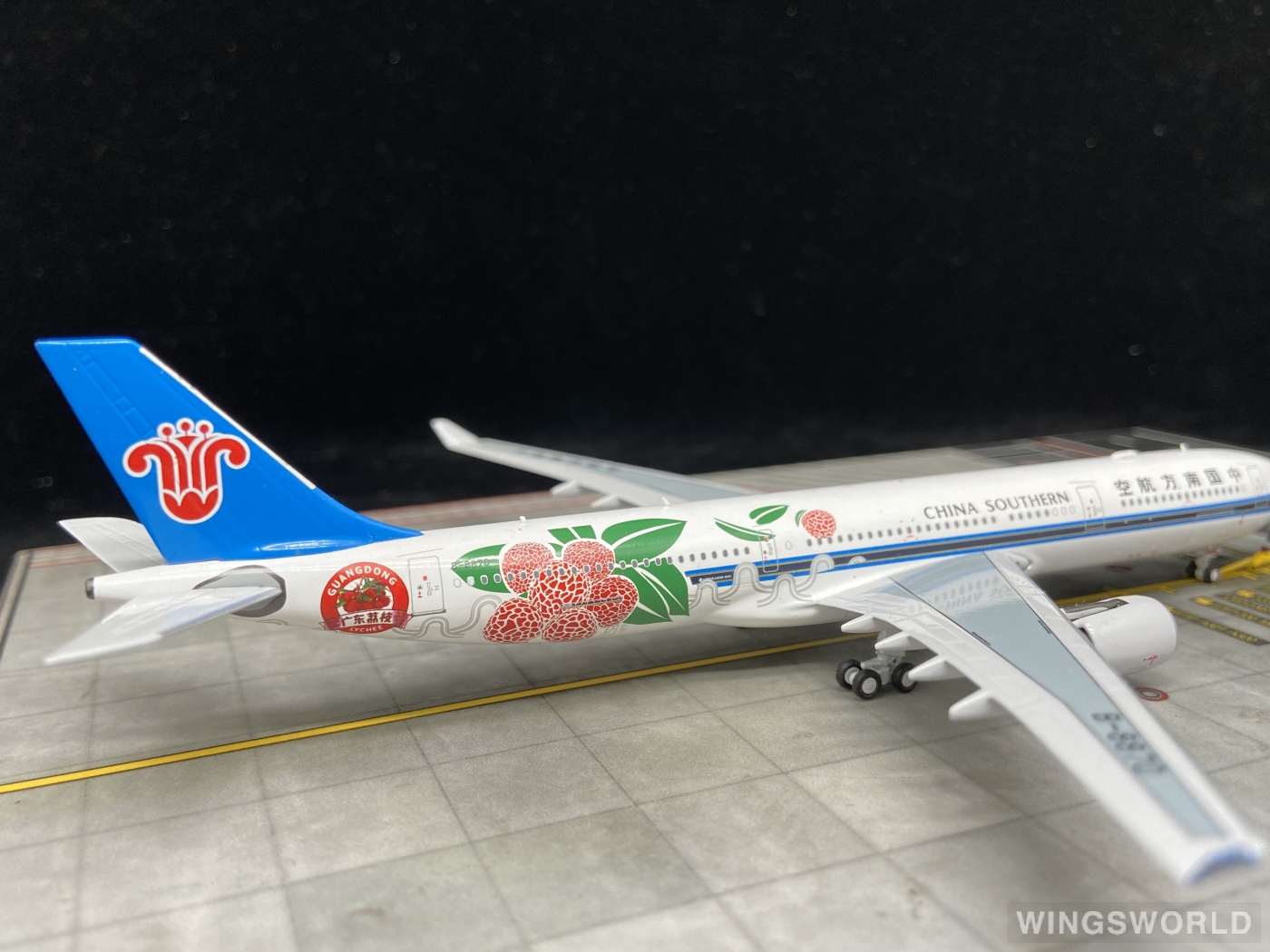 Pandamodel 1:400 202019 China Southern 中国南方航空 Airbus A330-300 B-8870