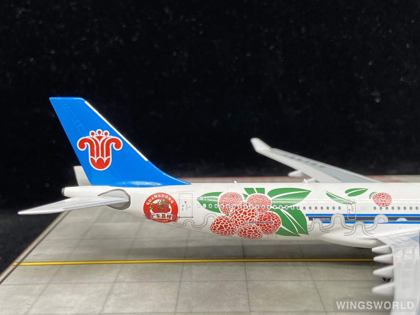 Pandamodel 1:400 202019 China Southern 中国南方航空 Airbus A330-300 B-8870
