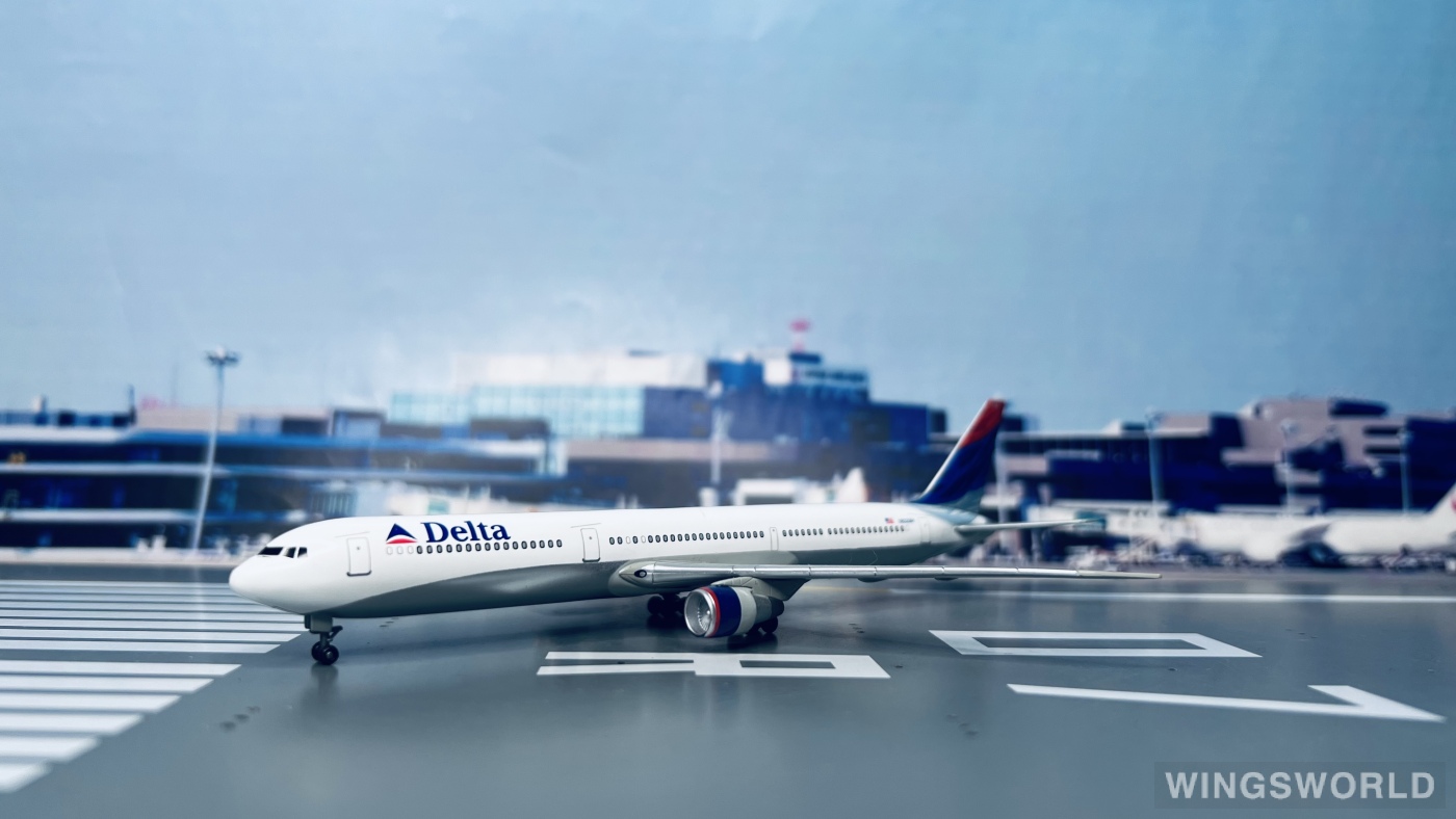 Dragon Models 1:400 55233 Delta Air Lines 达美航空 Boeing 767-400 N832MH