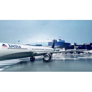 Delta Air Lines 达美航空 Boeing 767-400 N832MH  55233 Dragon Models 1:400