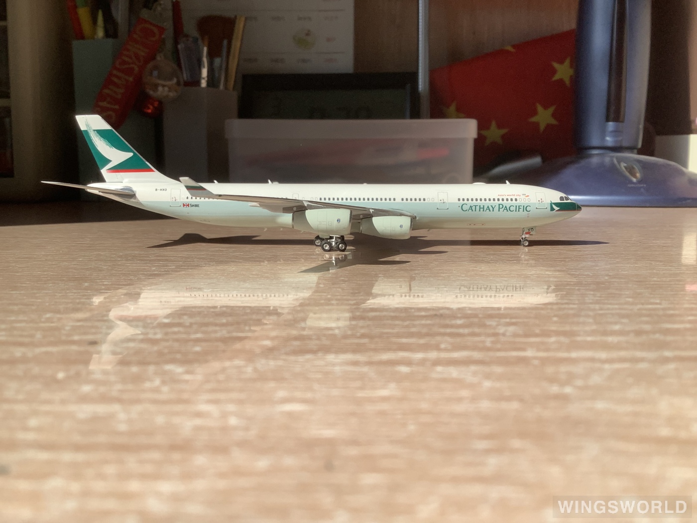 Phoenix 1:400 PH04457 Cathay Pacific 国泰航空 Airbus A340-300 B-HXO