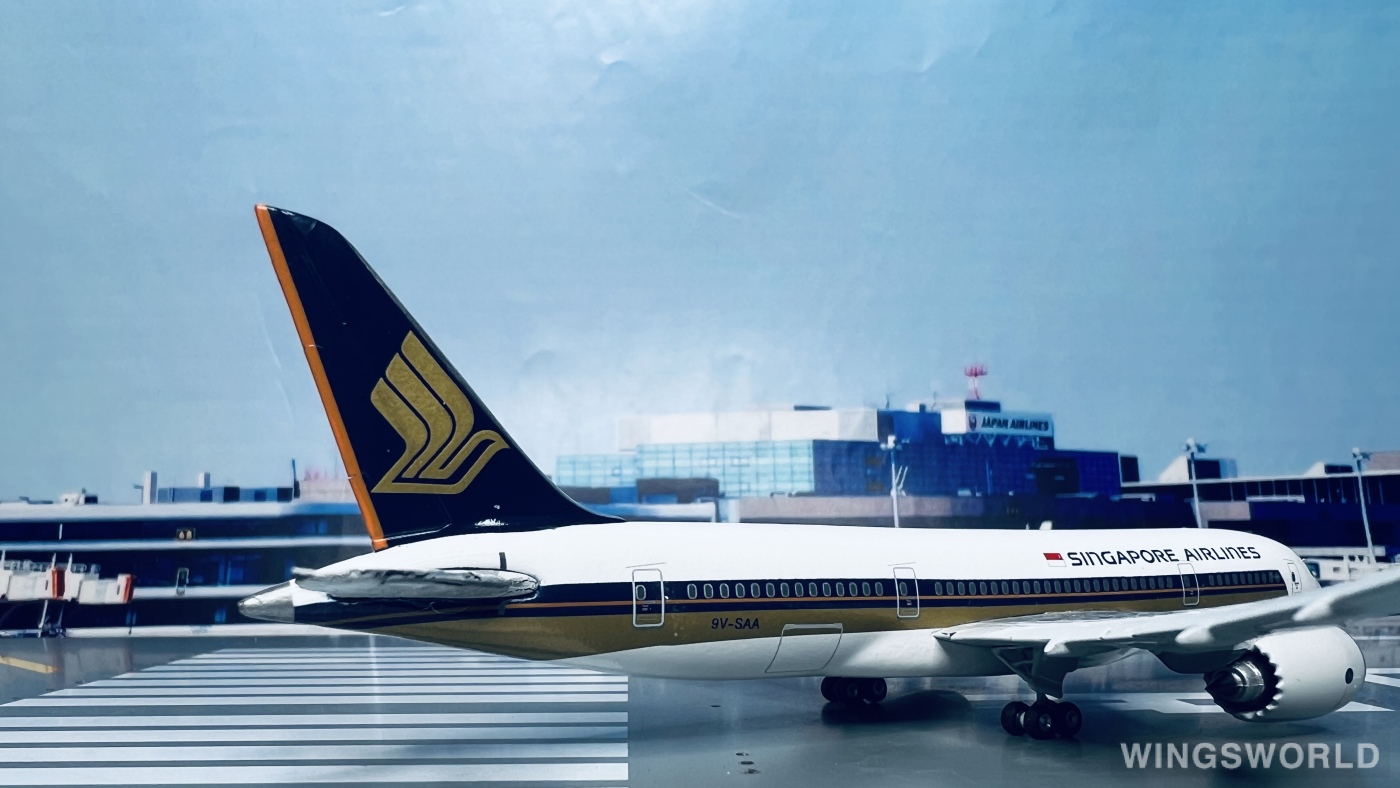 Phoenix 1:400 PH10132 Singapore Airlines 新加坡航空 Boeing 787-8 9V-SAA