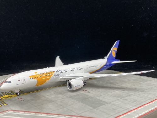 MIAT Mongolian Airlines 蒙古航空 Boeing 787-9 JU-1789  PH11765 Phoenix 1:400