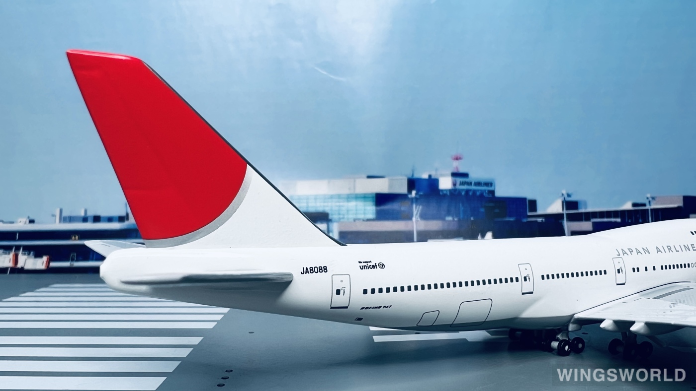 Big Bird 1:400 BB4-2004-28A Japan Airlines 日本航空 Boeing 747-400 JA8088