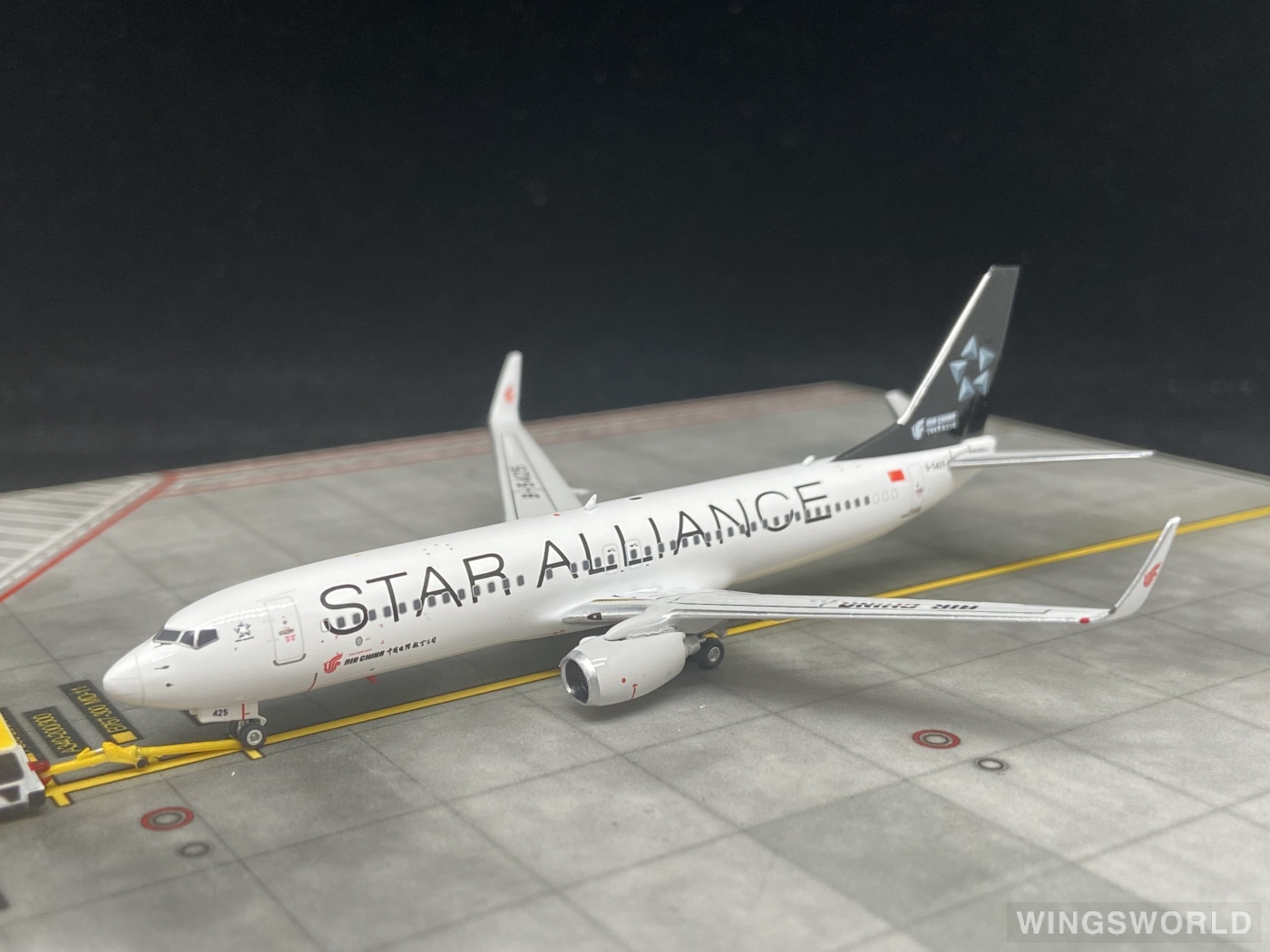 Phoenix 1:400 PH11790 Air China 中国国际航空 Boeing 737-800 B-5425