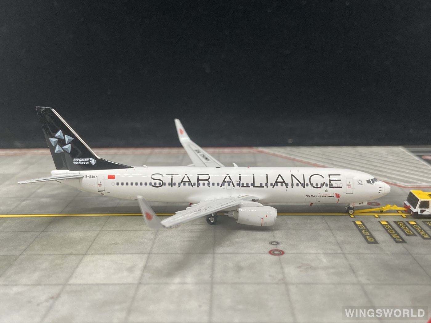 Phoenix 1:400 PH11791 Air China 中国国际航空 Boeing 737-800 B-5497