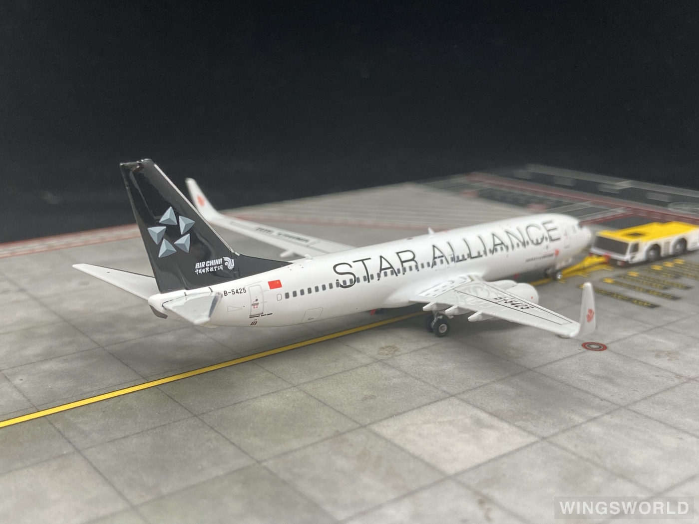 Phoenix 1:400 PH11790 Air China 中国国际航空 Boeing 737-800 B-5425