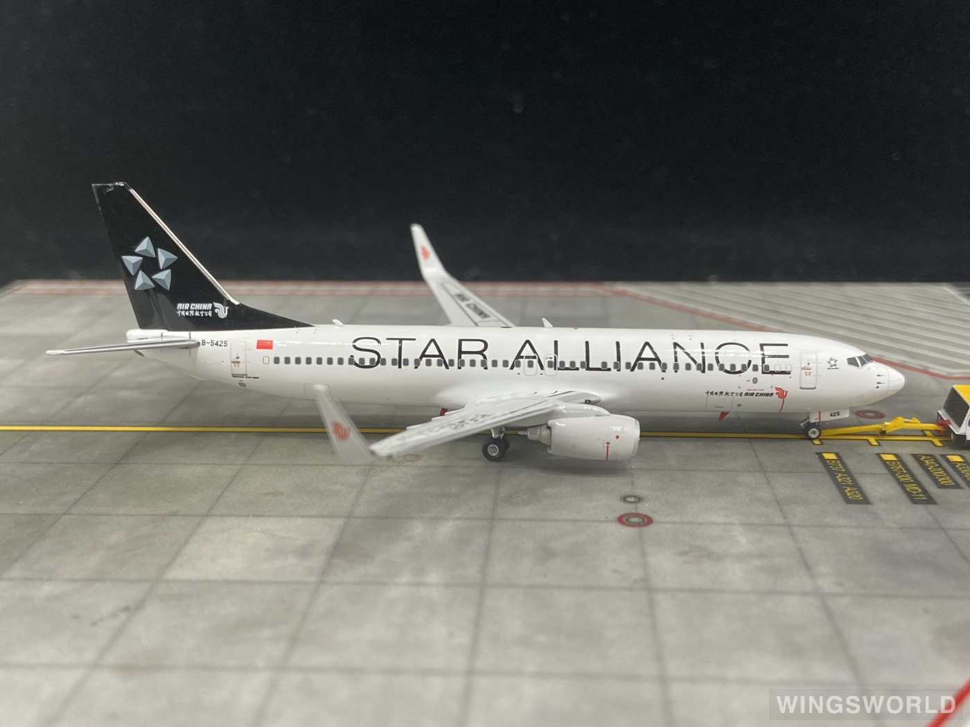 Phoenix 1:400 PH11790 Air China 中国国际航空 Boeing 737-800 B-5425