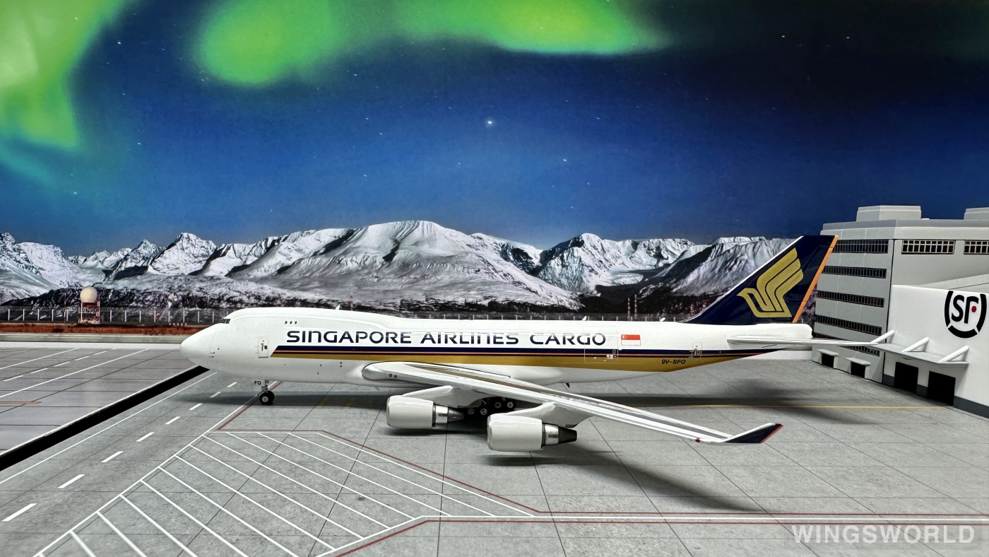 Phoenix 1:400 PH04506 Singapore Airlines 新加坡航空 Boeing 747-400 9V-SFQ