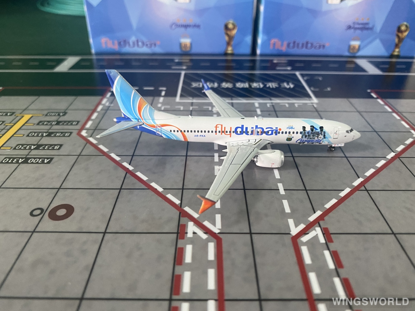 Phoenix 1:400 PH04501 Flydubai 迪拜航空 Boeing 737 MAX 8 A6-FKA