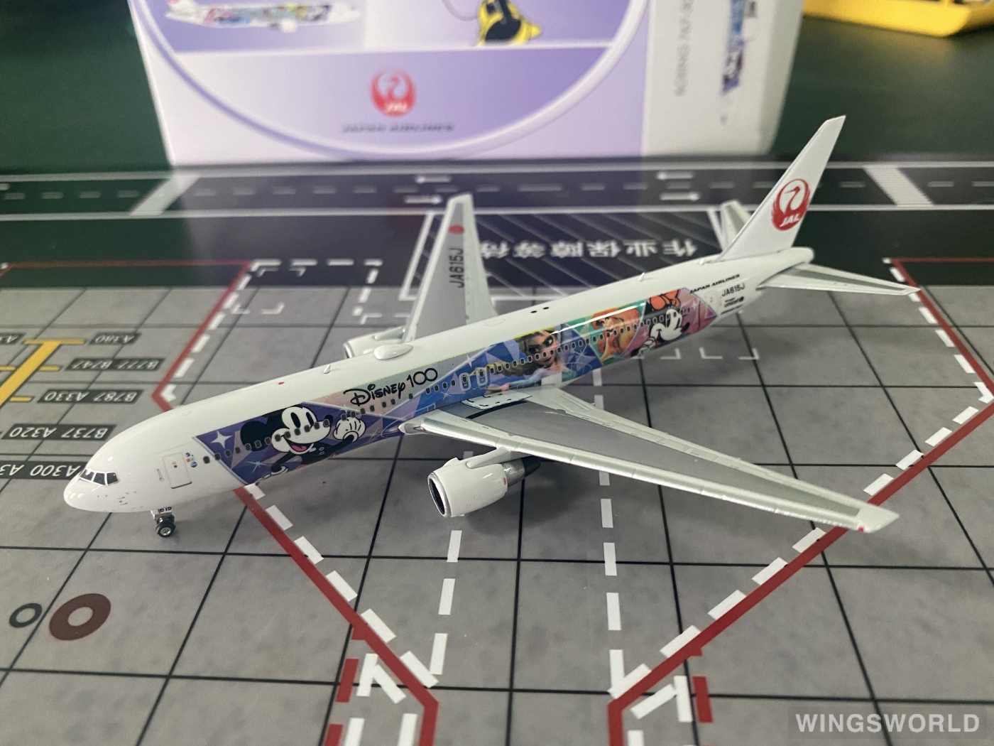 Phoenix 1:400 PH04504 Japan Airlines 日本航空 Boeing 767-300ER JA615J