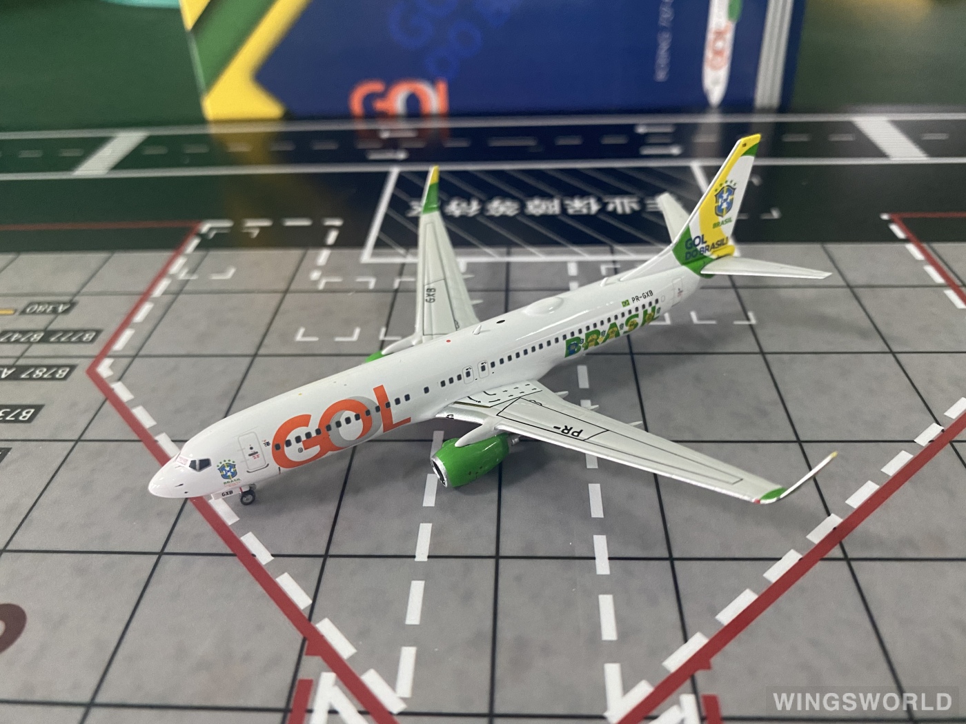 Phoenix 1:400 PH04500 GOL 高尔航空 Boeing 737-800 PR-GXB