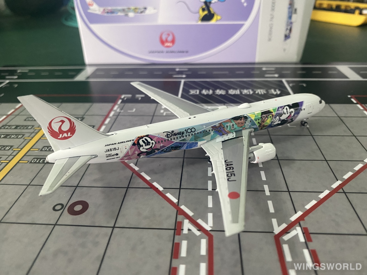 Phoenix 1:400 PH04504 Japan Airlines 日本航空 Boeing 767-300ER JA615J