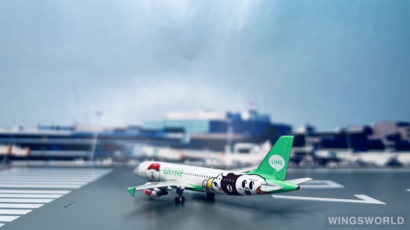 Phoenix 1:400 PH11098 AirAsia 亚洲航空 Airbus A320 9M-AHR