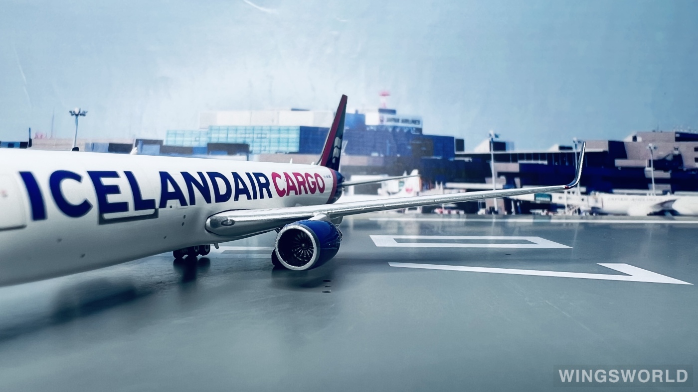 Phoenix 1:400 PH11786 Icelandair 冰岛航空 Boeing 767-300ER TF-ISH