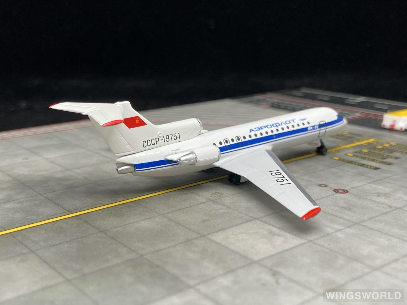 DeAGOSTINI 1:400 AFC004 Aeroflot 俄罗斯航空 Yakovlev Yak-42 CCCP-19751