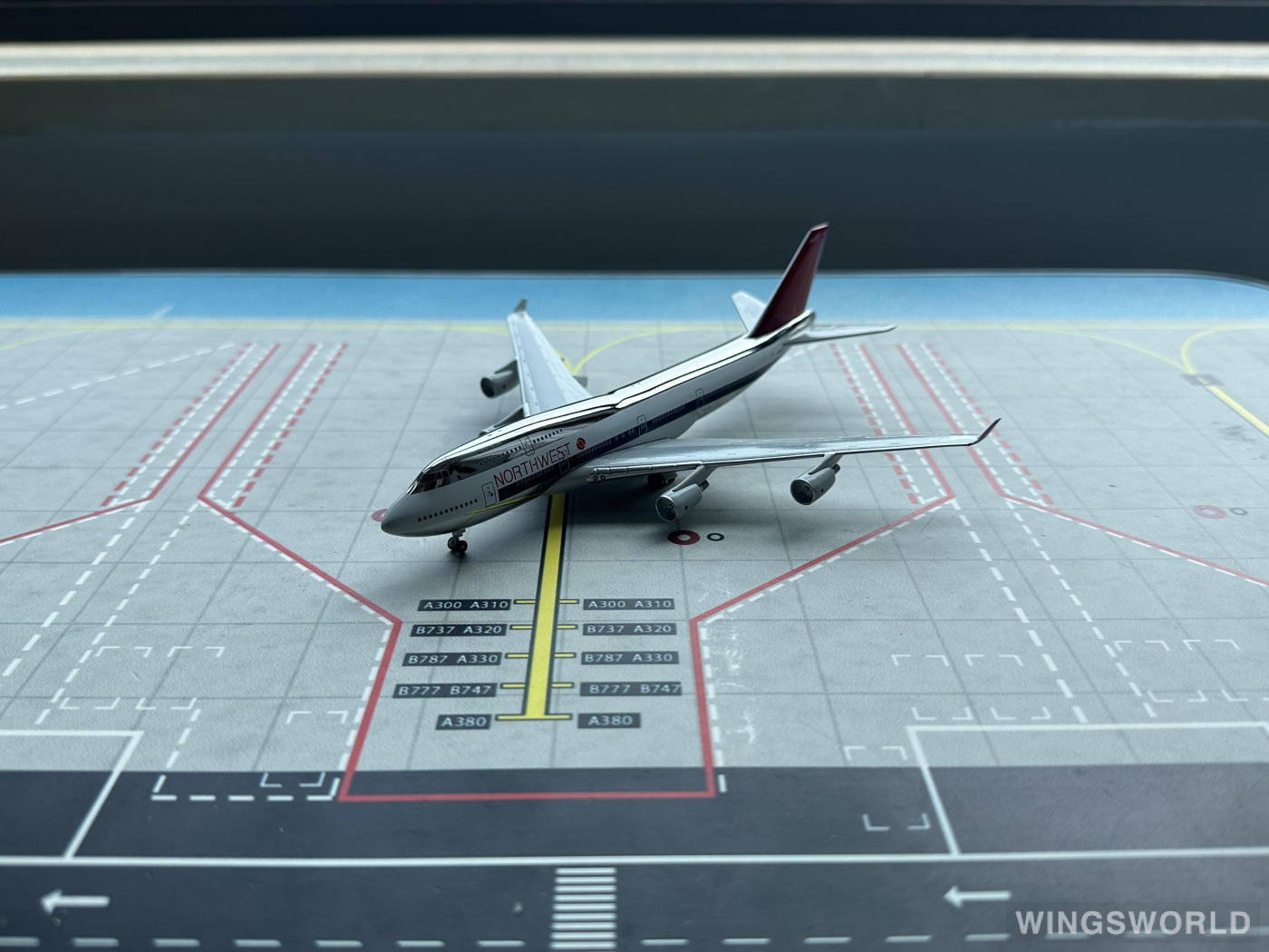 Big Bird 1:400 BB4-2003-06B Northwest Airlines 美国西北航空 Boeing 747-400 N665US