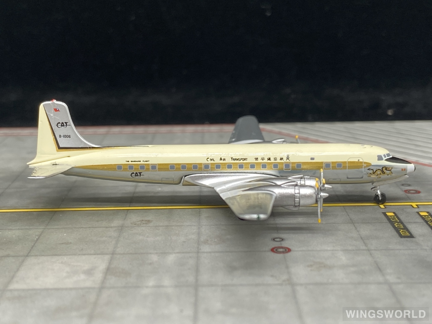 AeroClassics 1:400 ACB1006 CAT 民航空运公司 Douglas DC-6 B-1006