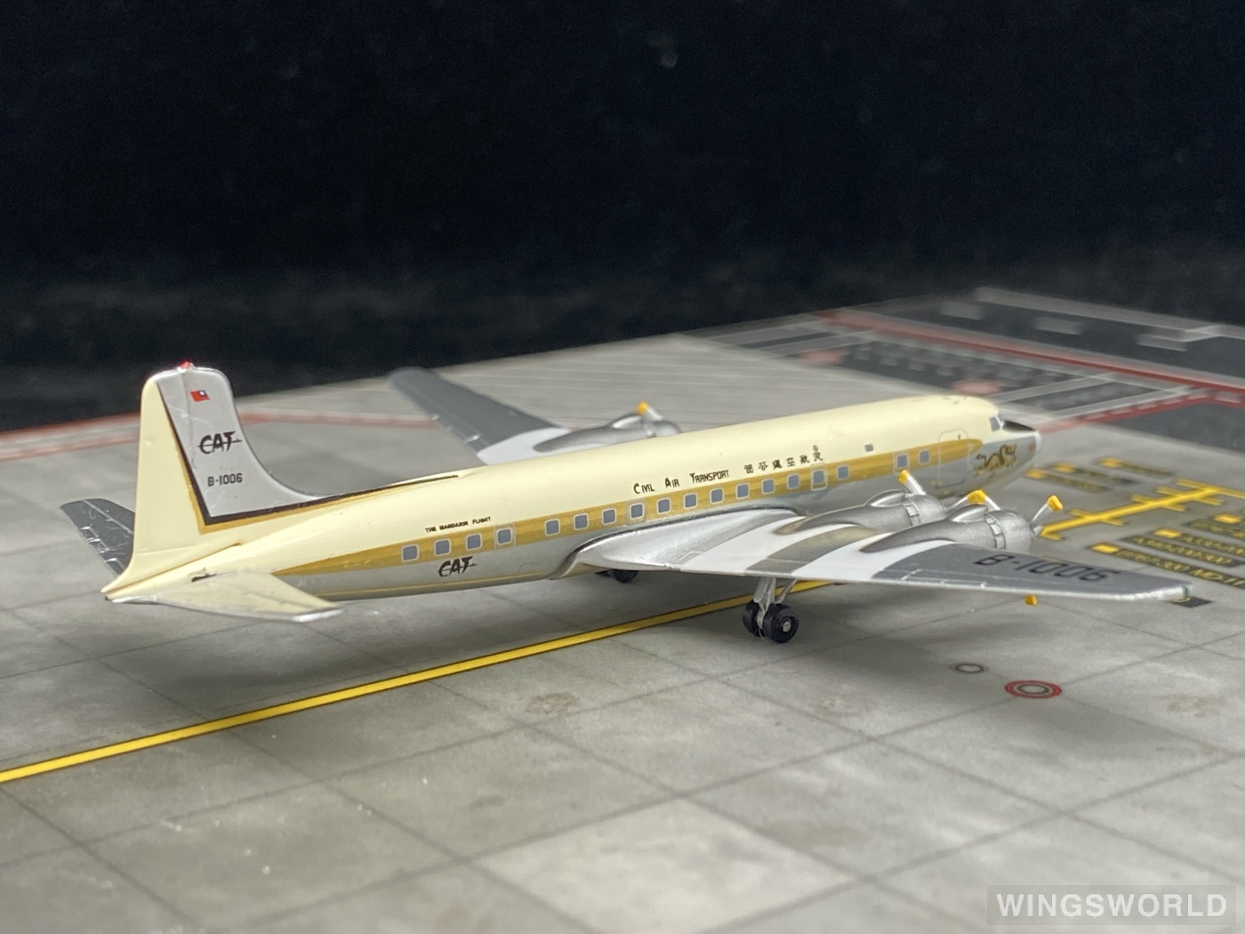 AeroClassics 1:400 ACB1006 CAT 民航空运公司 Douglas DC-6 B-1006