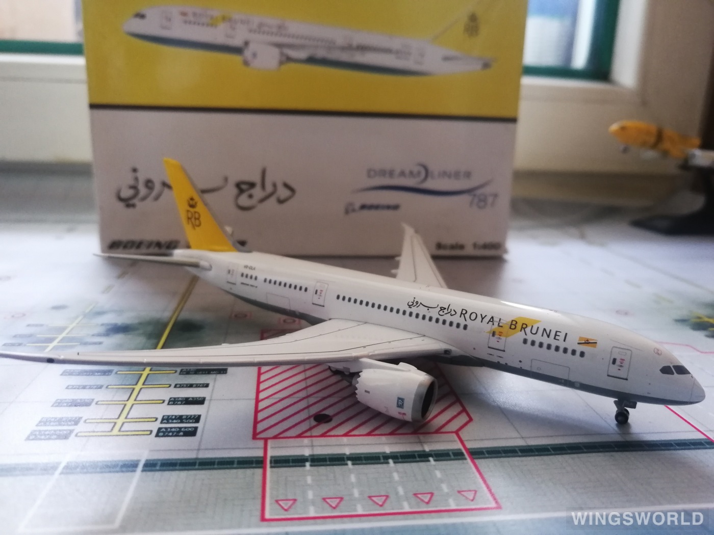 JC Wings 1:400 XX4633 Royal Brunei 文莱皇家航空 Boeing 787-8 V8-DLA