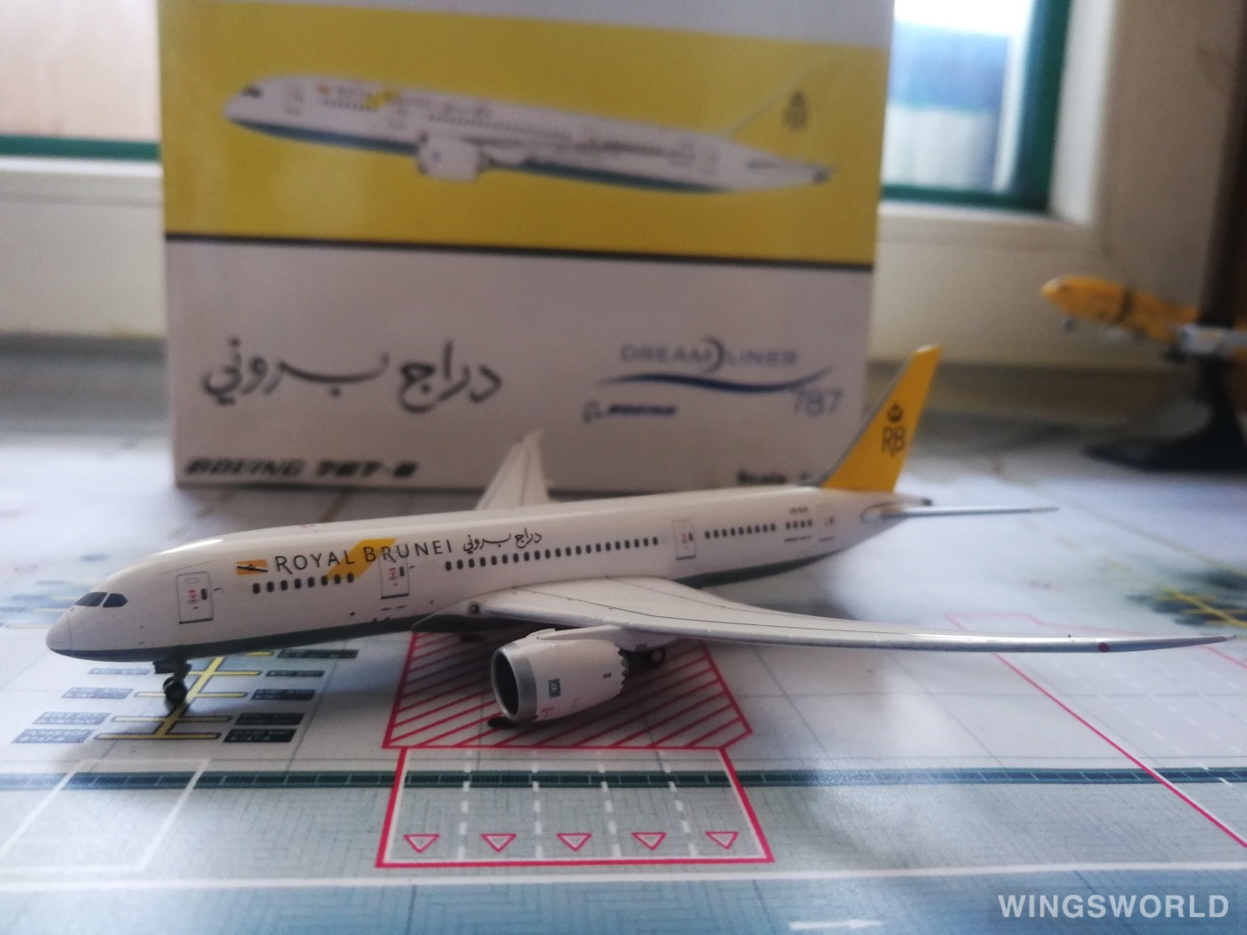 JC Wings 1:400 XX4633 Royal Brunei 文莱皇家航空 Boeing 787-8 V8-DLA