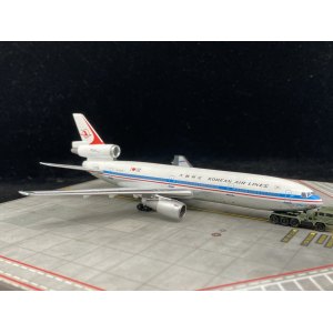 Korean Air 大韩航空 McDonnell Douglas DC-10 HL7315 1970s colors. With 