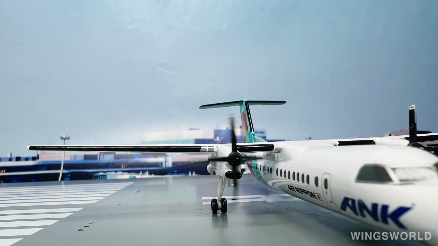 Hogan 1:200 DH28016 ANA 全日空 Bombardier Dash 8-300 JA801K