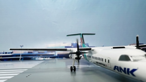 Hogan 1:200 Bombardier Dash 8-300 ANA 全日空DH28016 JA801K