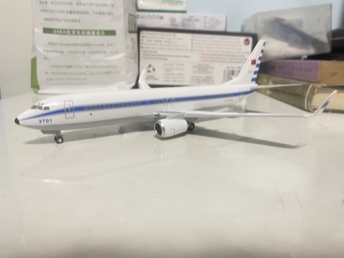 Hogan 1:200 Boeing 737-800 ROCAF 中国台湾空军HG10161 3701 的相册