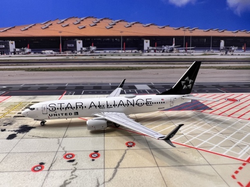 United Airlines 美国联合航空 Boeing 737-800 N26210 STAR ALLIANCE 星空联盟 202232 Pandamodel 1:400