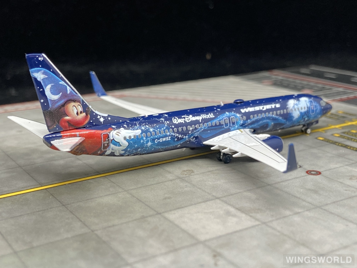 Phoenix 1:400 PH04053 WestJet 西捷航空 Boeing 737-800 C-GWSZ