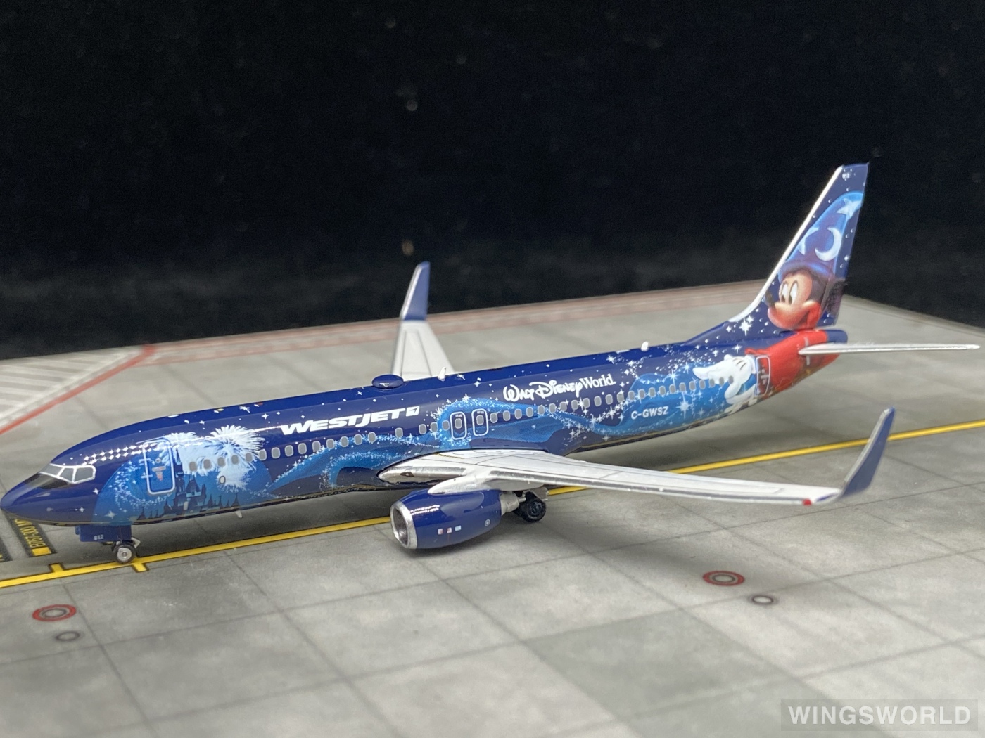 Phoenix 1:400 PH04053 WestJet 西捷航空 Boeing 737-800 C-GWSZ