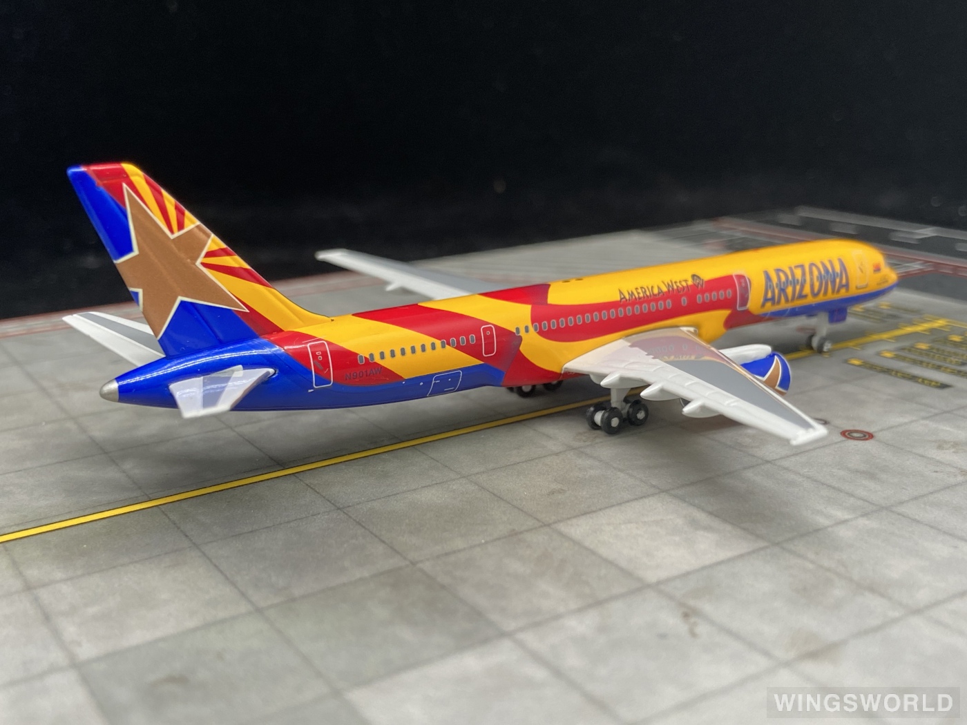 Geminijets 1:400 GJAWE492 America West Airlines 美西航空 Boeing 757-200 N901AW