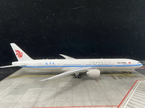 PH11357 Air China 中国国际航空Boeing 777-300ER B-2085 追梦者