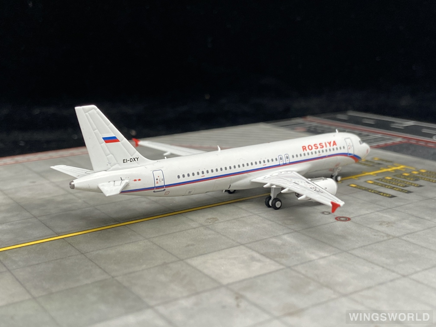 C Model 1:400 C0005 Rossiya Special Flight Detachment Airbus A320 EI-DXY