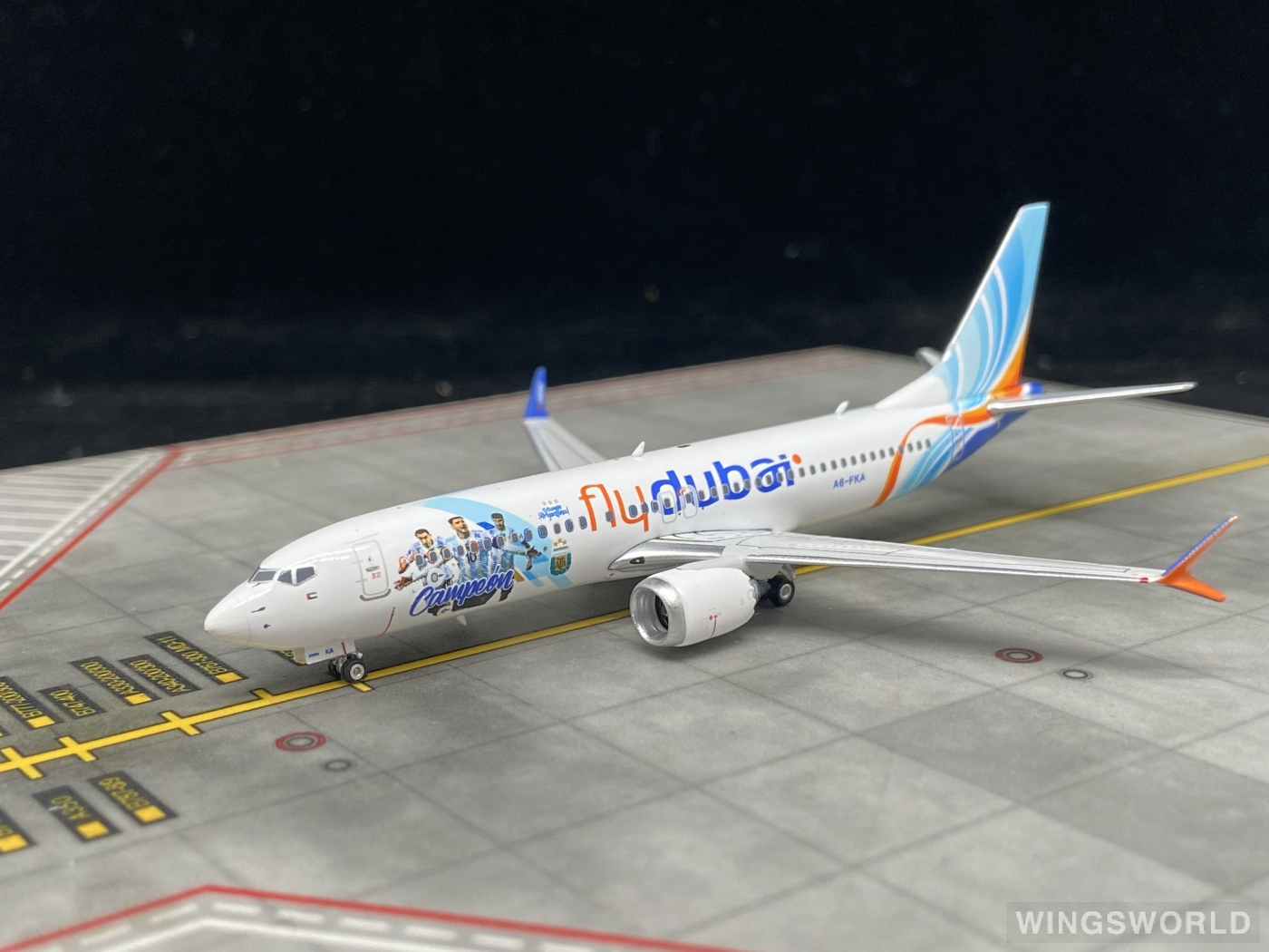 Phoenix 1:400 PH04501 Flydubai 迪拜航空 Boeing 737 MAX 8 A6-FKA