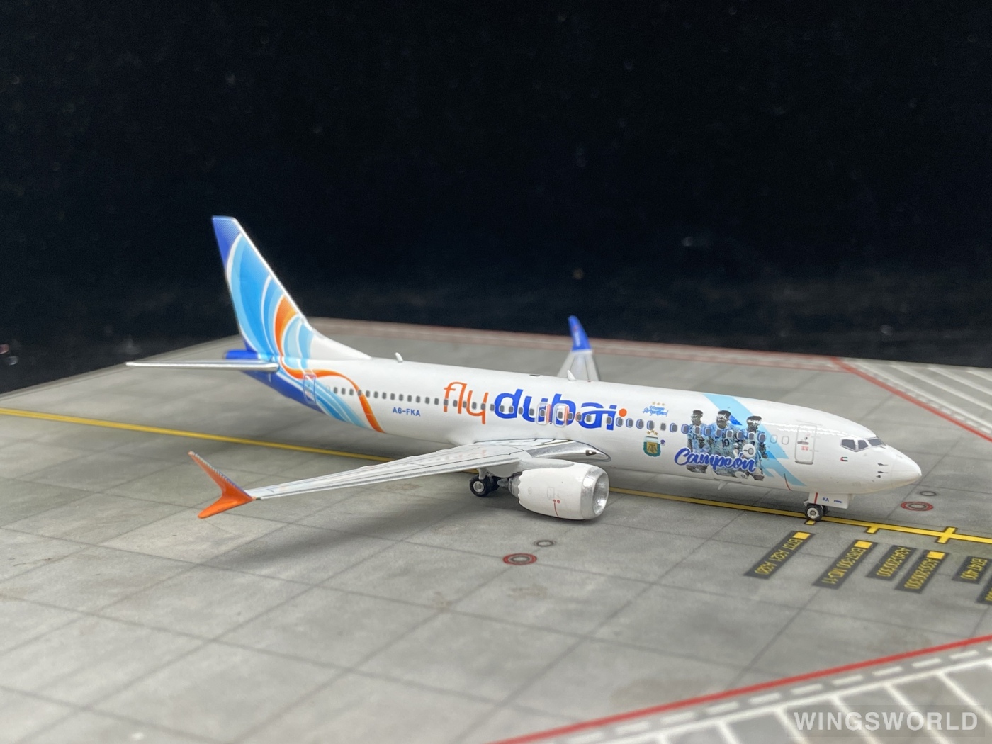 Phoenix 1:400 PH04501 Flydubai 迪拜航空 Boeing 737 MAX 8 A6-FKA