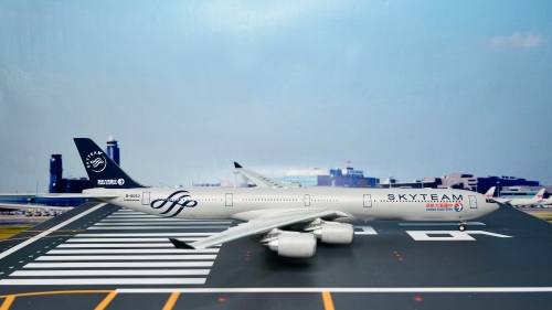 JC Wings 1:200 Airbus A340-600 China Eastern 中国东方航空KJ