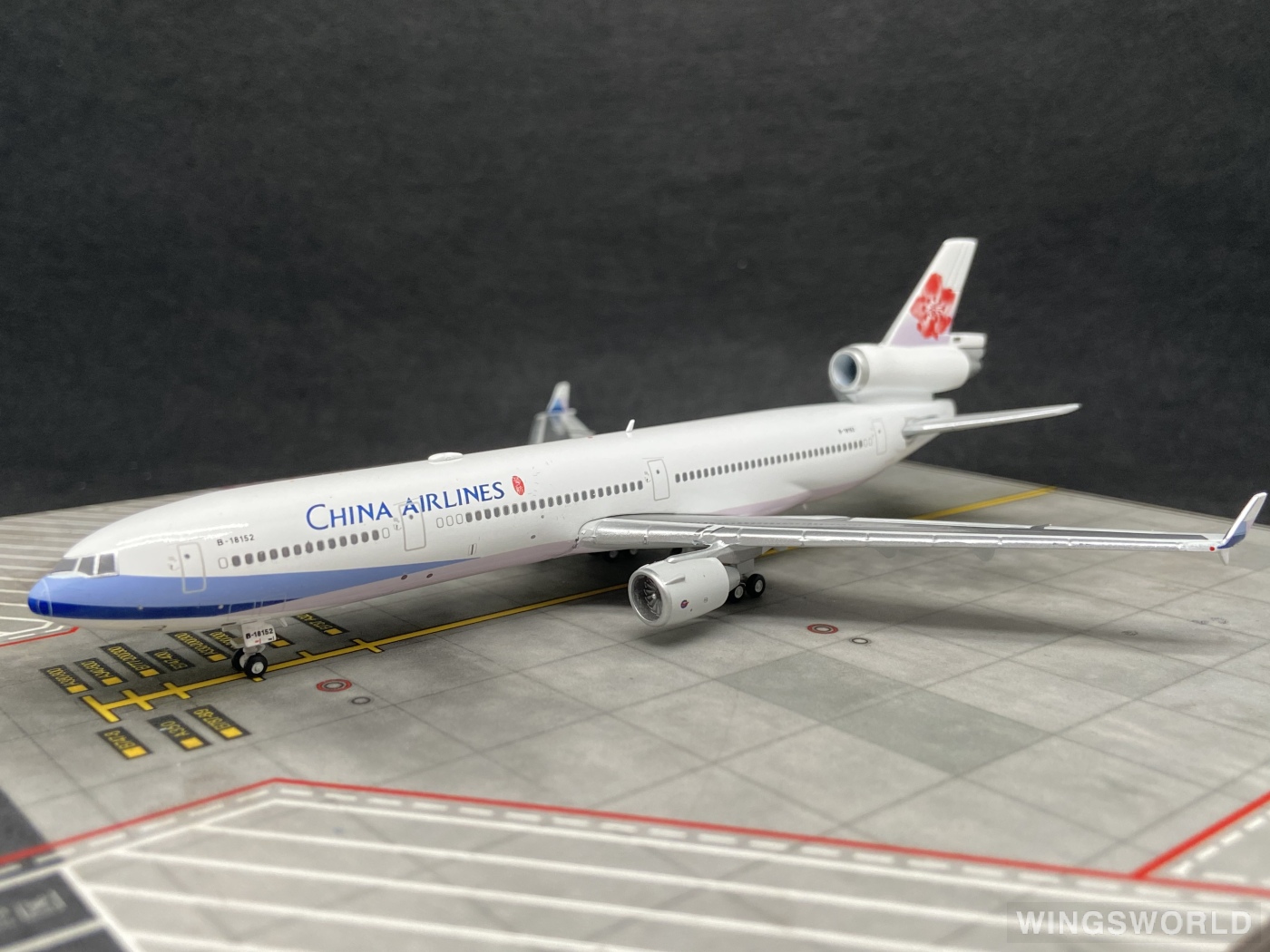 JC Wings 1:400 McDonnell Douglas MD-11 China Airlines 中华航空 XX4457 B ...