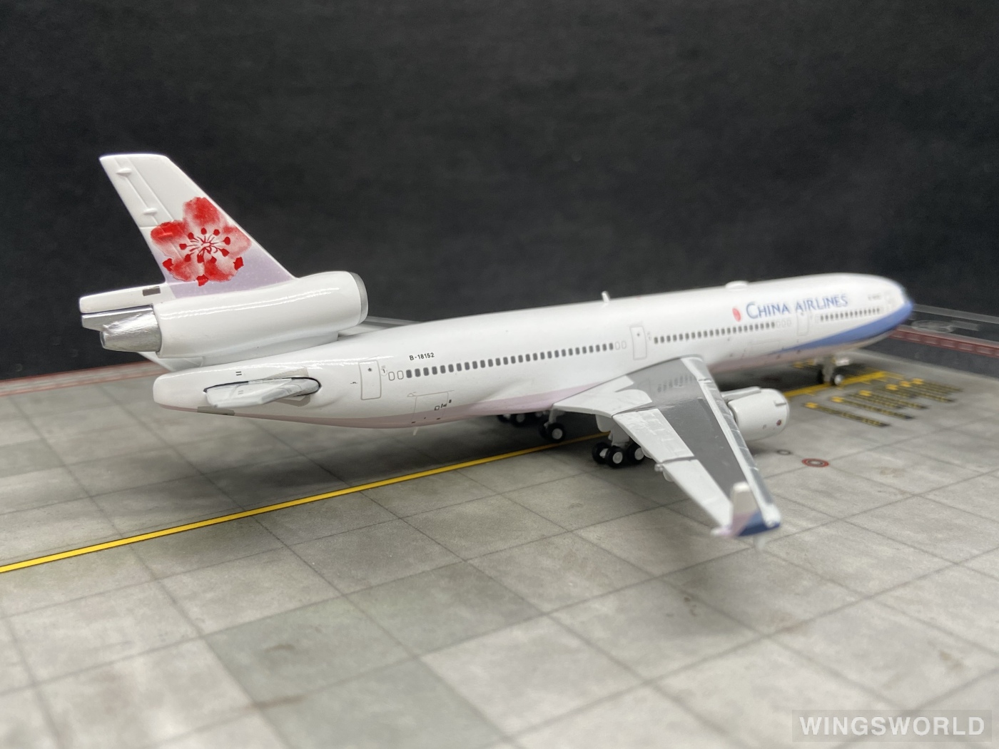 JC Wings 1:400 McDonnell Douglas MD-11 China Airlines 中华航空 XX4457 B ...