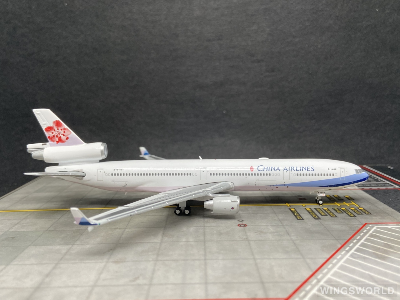 JC Wings 1:400 McDonnell Douglas MD-11 China Airlines 中华航空 XX4457 B ...