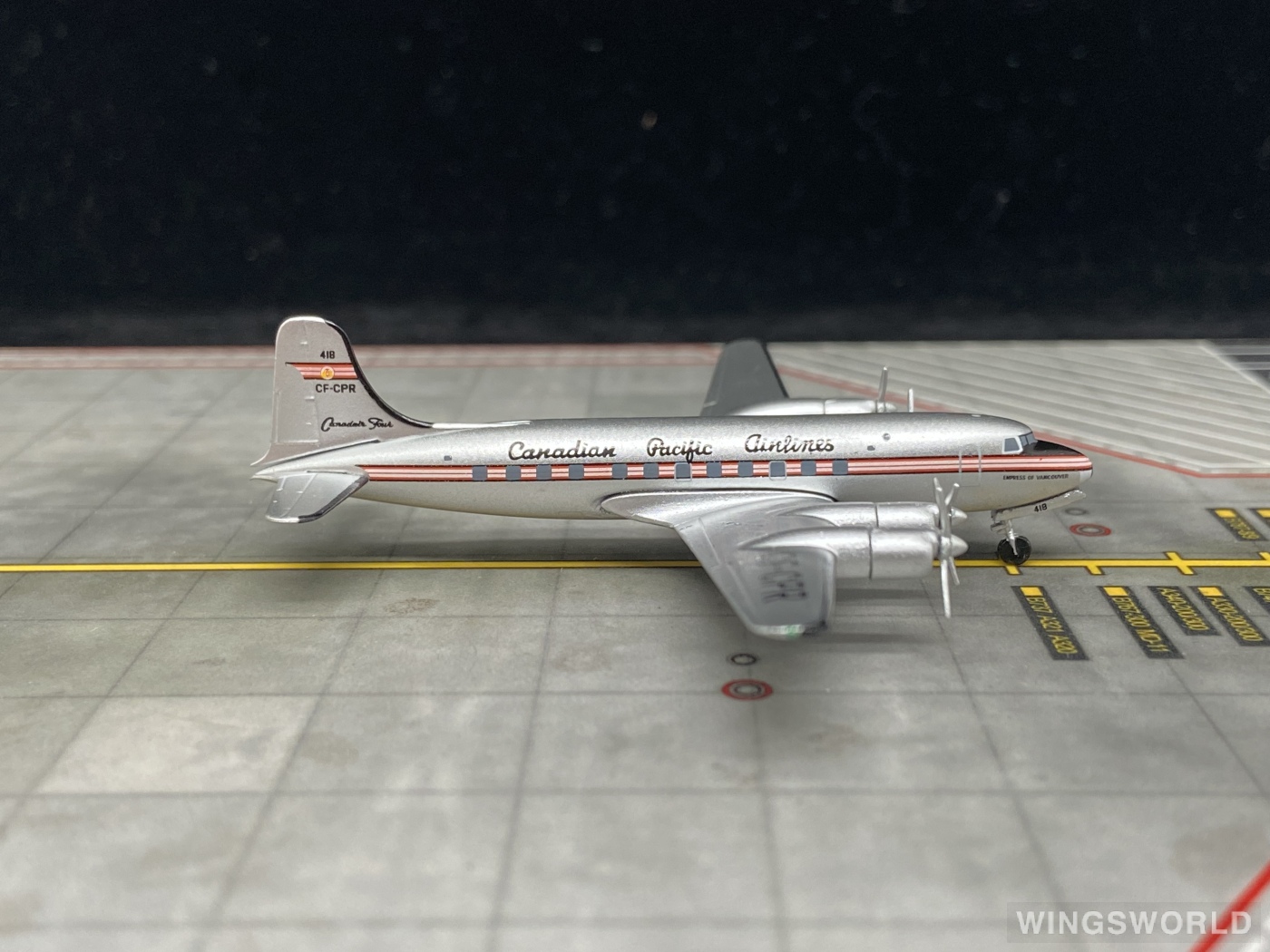 AeroClassics 1:400 ACCFCPR CP Air 加拿大太平洋航空 Douglas DC-4 CF-CPR