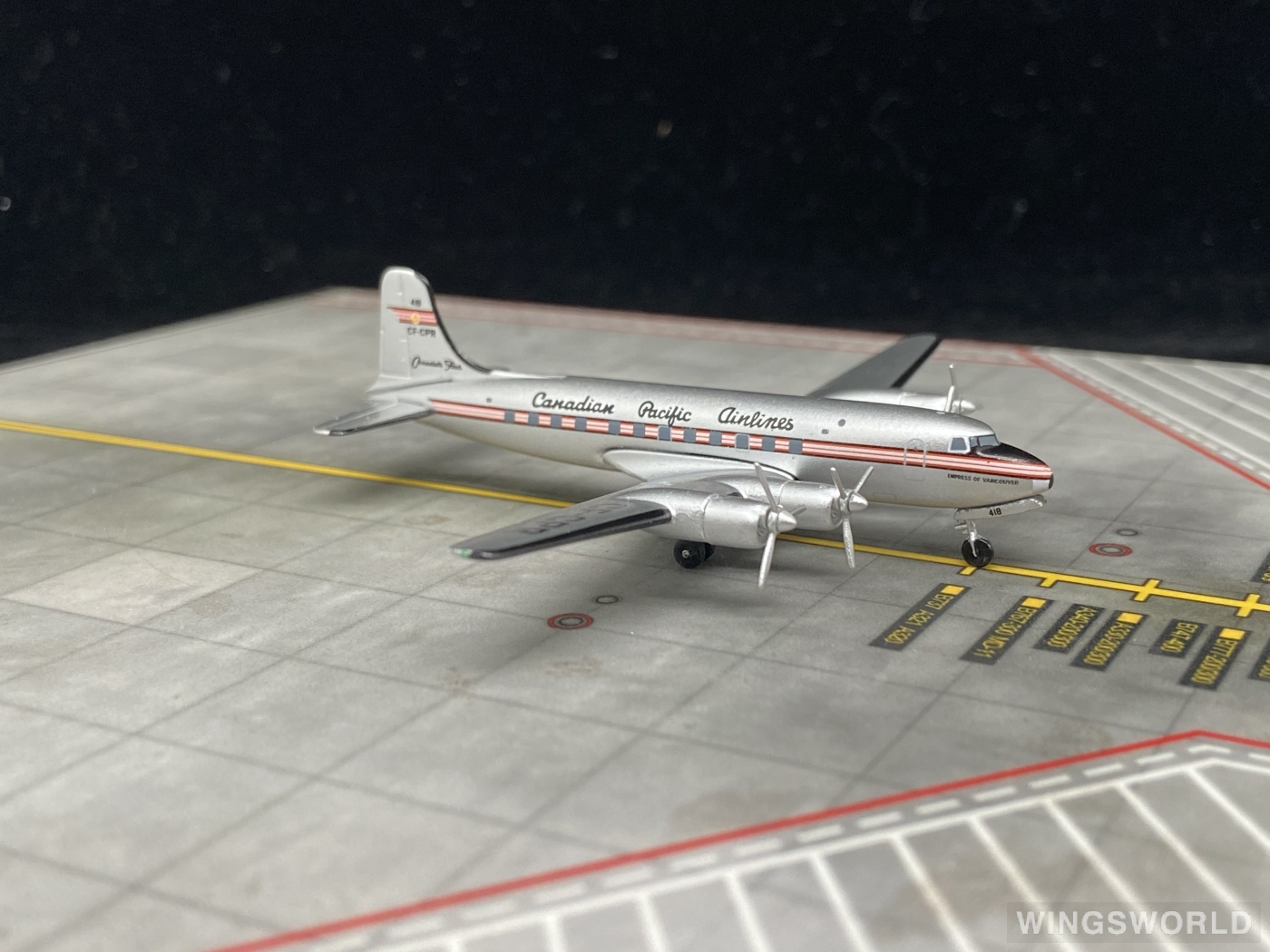 AeroClassics 1:400 ACCFCPR CP Air 加拿大太平洋航空 Douglas DC-4 CF-CPR