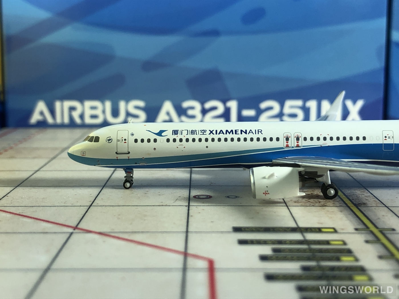 HYJLwings 1:400 HY210089 XiamenAir 厦门航空 Airbus A321neo B-32CY