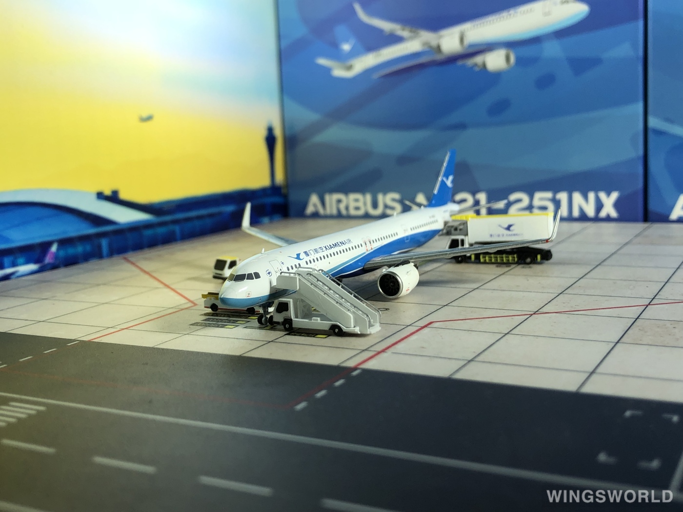 HYJLwings 1:400 HY210089 XiamenAir 厦门航空 Airbus A321neo B-32CY