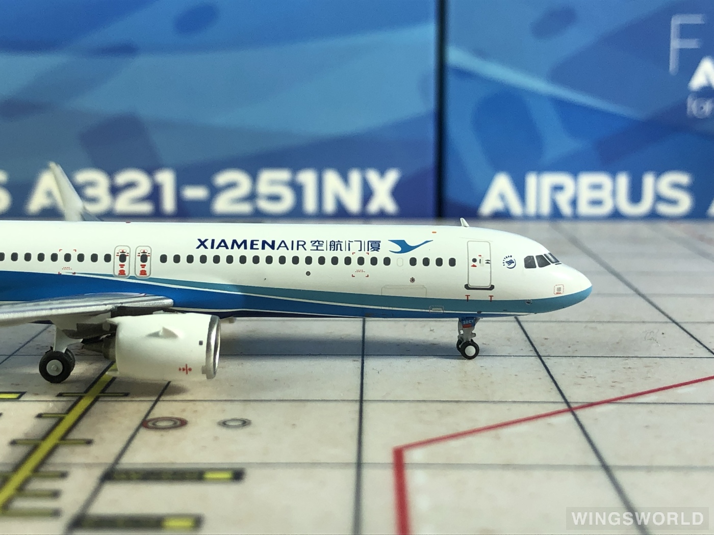 HYJLwings 1:400 HY210089 XiamenAir 厦门航空 Airbus A321neo B-32CY