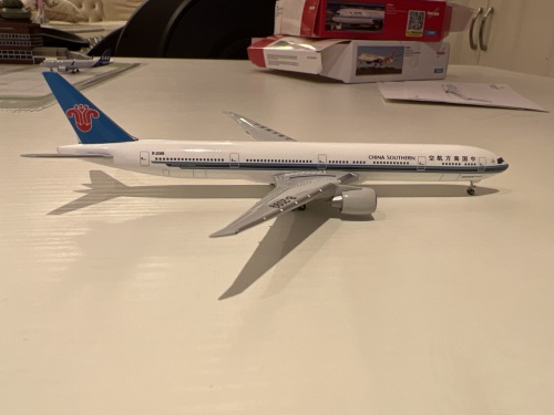 旅客機模型　中国東方航空　B777-300ER　1/500　　　　そ 旅客機模型 中国東方航空 B777-300ER 1/500 そ Phoenix 777