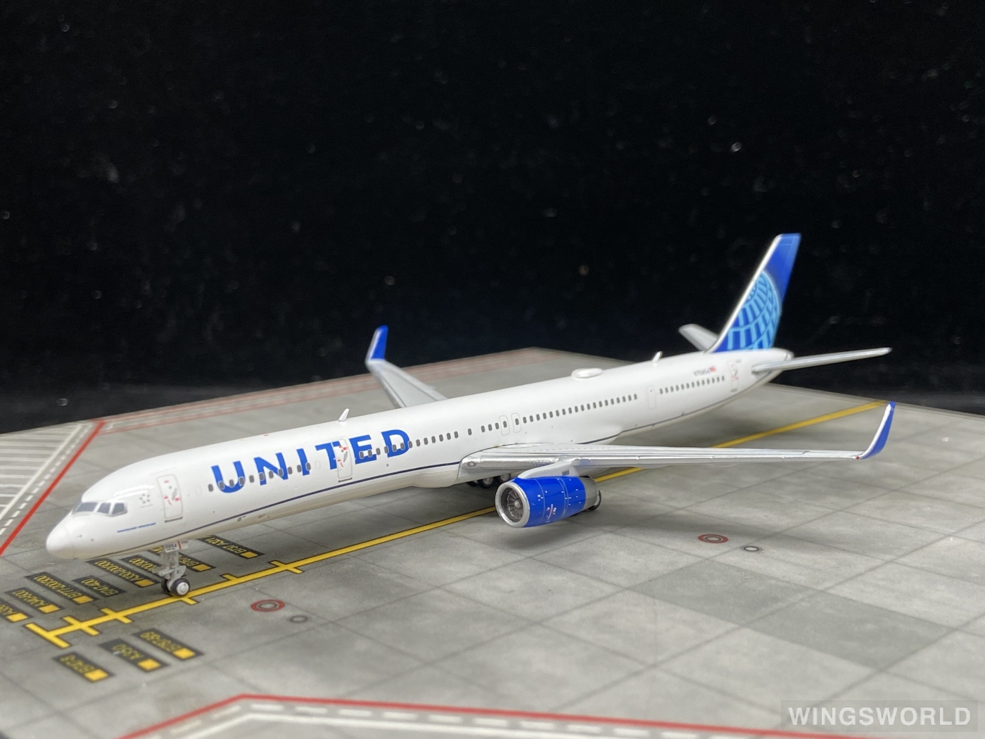 Geminijets 1:400 GJUAL2092 United Airlines 美国联合航空 Boeing 757-300 N75854