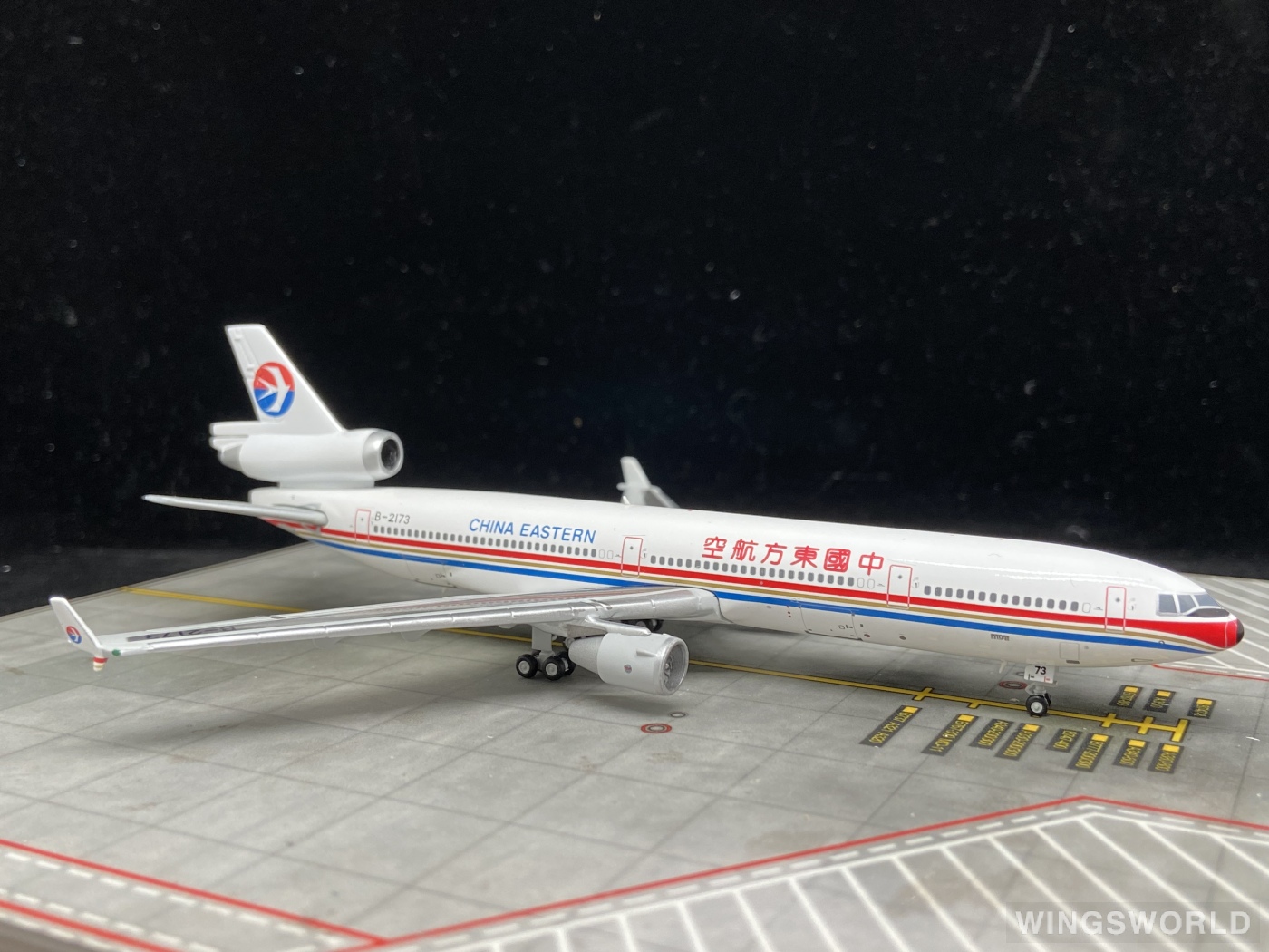 JC Wings 1:400 McDonnell Douglas MD-11 China Eastern 中国东方航空 XX4049 B ...