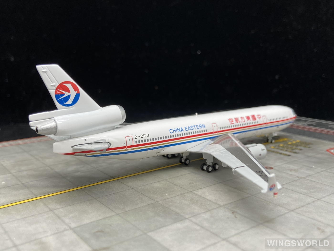 JC Wings 1:400 XX4049 China Eastern 中国东方航空 McDonnell Douglas MD-11 B-2173